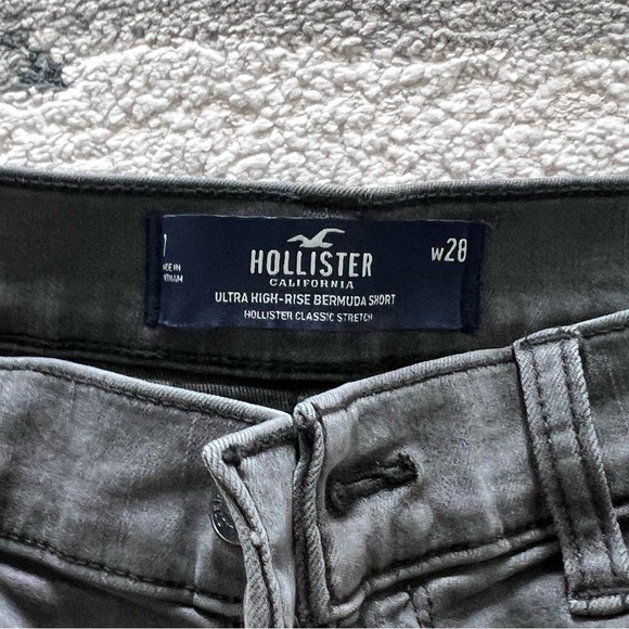 Hollister Ultra High Rise Bermuda Shorts - Picture 4 of 6